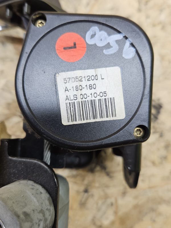 20251217_143918 Volvo tagumine turvavöö 570521200L