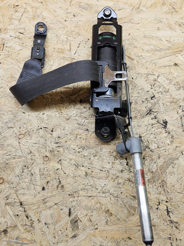 20251217_144032 Volvo turvavöö 570654100G