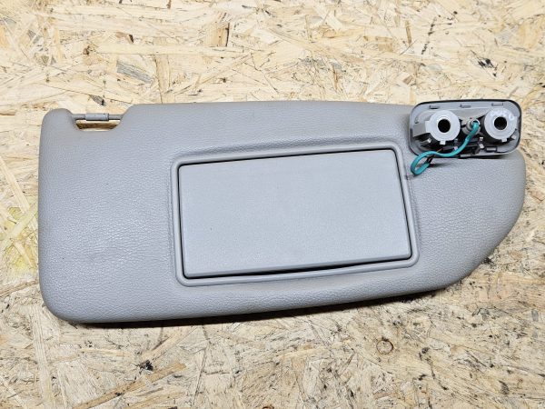 Volvo S60 päikesesirm parem