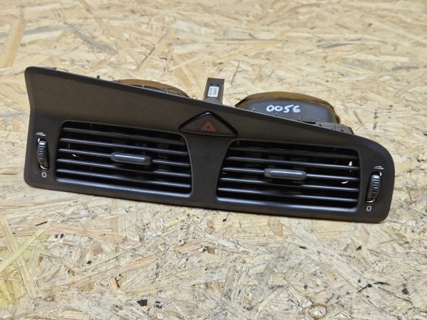Volvo S60 ventilatsioonirest 3409374