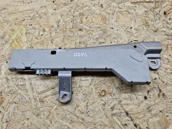 20251217_153607 Mercedes-Benz antenni võmendi A2198200189