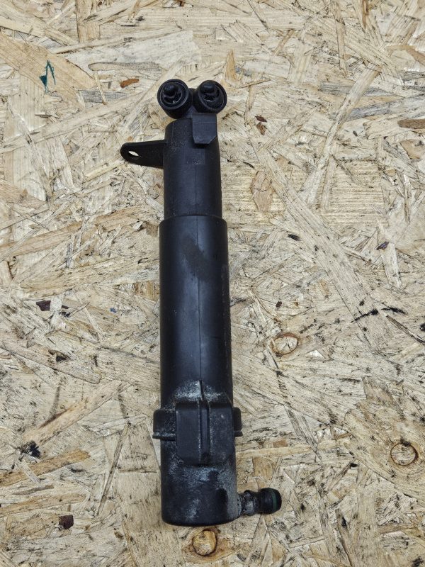 20251217_153640 Mercedes-Benz esitule pesur vasak 2118600547