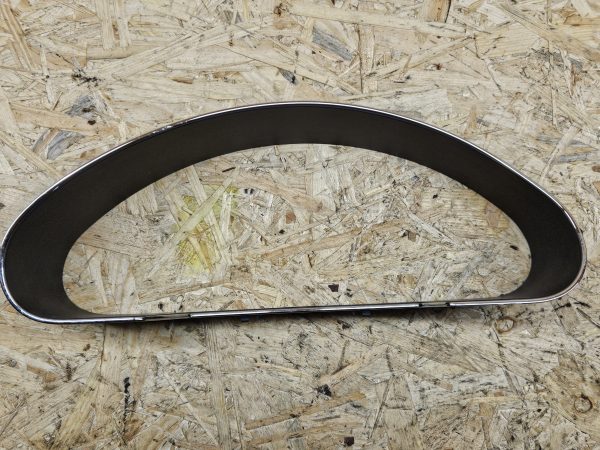 20251217_153742 Mercedes-Benz näidikute ümbris A2196890239