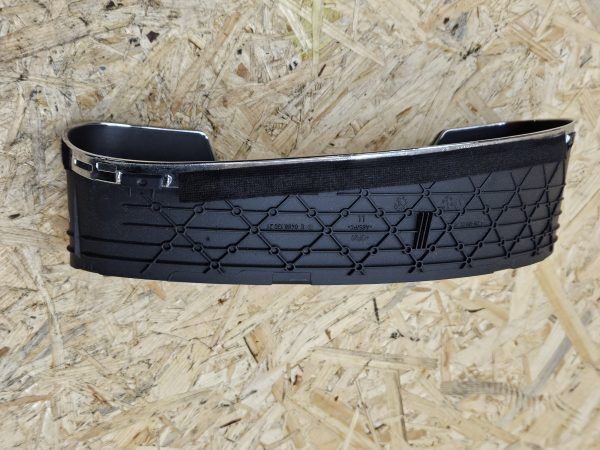 20251217_153748 Mercedes-Benz näidikute ümbris A2196890239