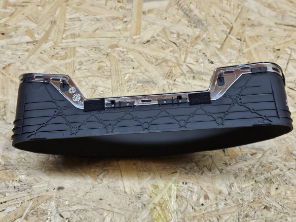 20251217_153756 Mercedes-Benz näidikute ümbris A2196890239