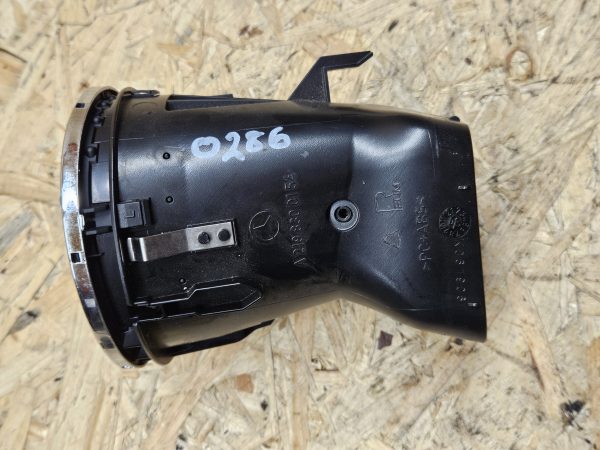 20251217_153851 Mercedes-Benz ventilatsiooni rest vasak A2198300154