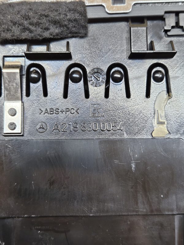 Mercedes-Benz ventilatsiooni rest A2198300054