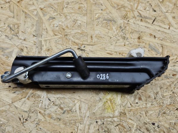 Mercedes-Benz tungraud A2115830215