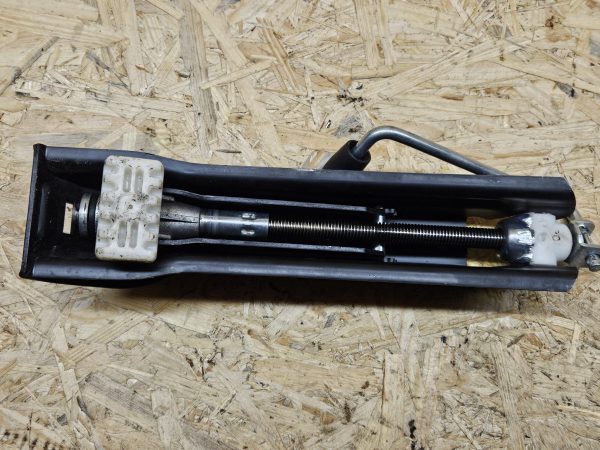 Mercedes-Benz tungraud A2115830215