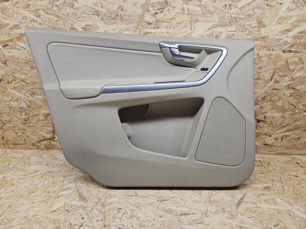 Volvo XC60 juhiukse polster