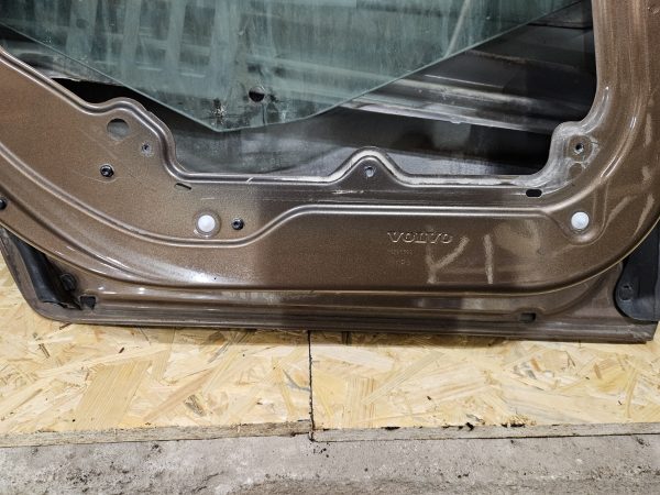 Volvo XC60 tagumine uks vasak