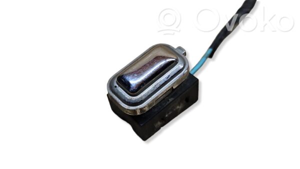 rrr-part-1012-14d90d04da7f96c81e205f3fb36cab04 Jeep Grand Cherokee Tagumise klaasi lukk/riiv