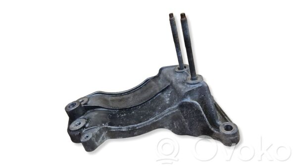Jeep Grand Cherokee Generator/alternator bracket
