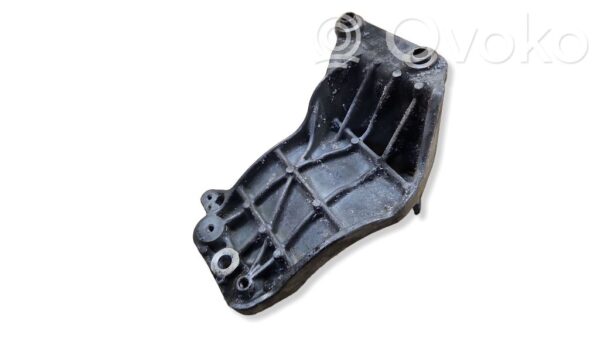 Jeep Grand Cherokee Generator/alternator bracket