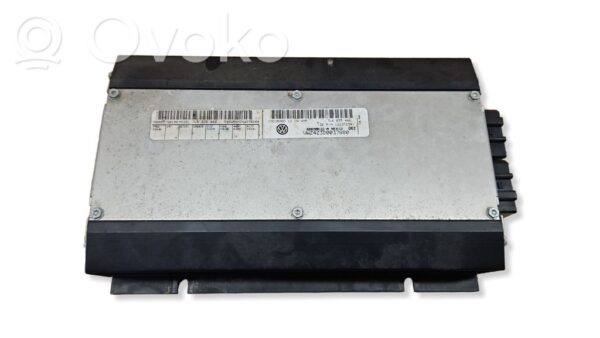Volkswagen Touareg I Sound amplifier