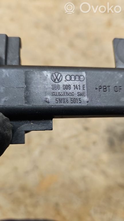 rrr-part-1044-574c259e6917526e141f4318c6f8a327 Volkswagen Touareg I Interior comfort aerial antenna