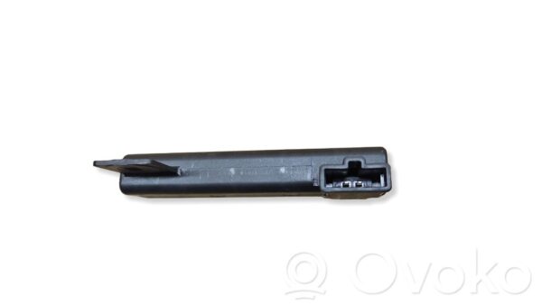 rrr-part-1044-b010ba6dd2d775b98276c903ef12de79 Volkswagen Touareg I Interior comfort aerial antenna