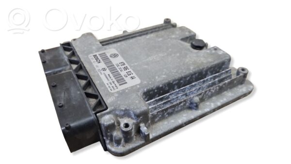 Volkswagen Touareg I Mootori aju ECU