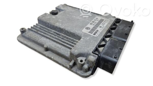 Volkswagen Touareg I Mootori aju ECU