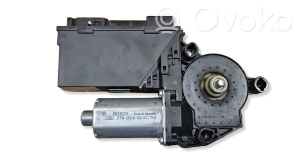 rrr-part-1052-233e7d9c32591a3d56352d7db60283aa Volkswagen Touareg I Esiukse aknatõstuki mootor