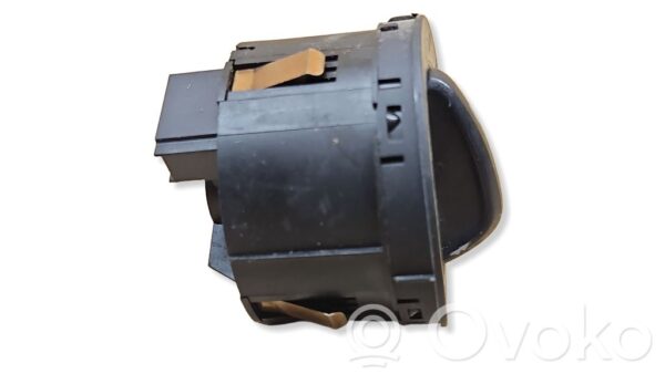 rrr-part-1059-4a6d787d1a44fc49ed91fe177e00fd68 Audi A6 S6 C6 4F Light switch