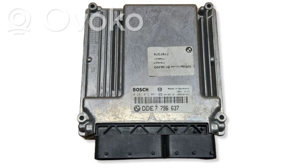 BMW 5 E60 E61 Engine control unit/module