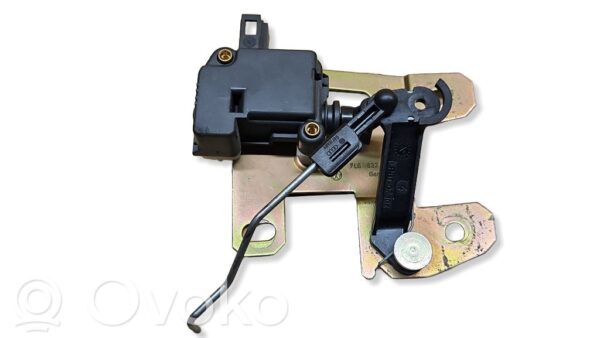 Volkswagen Touareg I Tailgate boot lock/latch motor