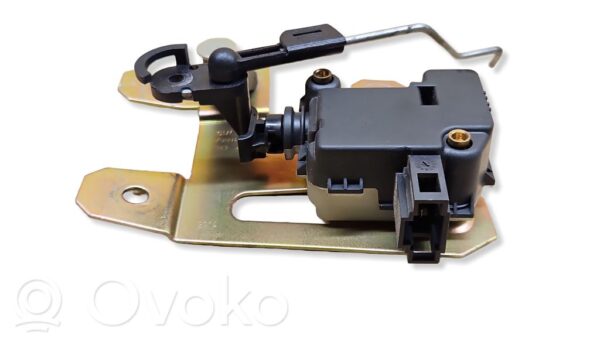Volkswagen Touareg I Tailgate boot lock/latch motor
