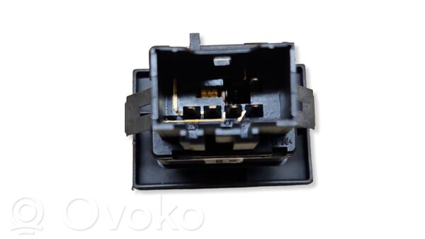 Volkswagen Touareg I Hazard light switch