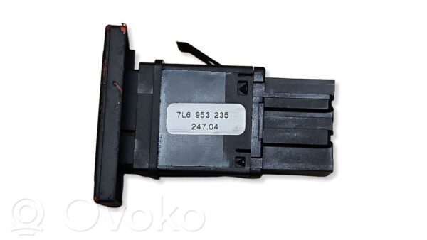 Volkswagen Touareg I Hazard light switch
