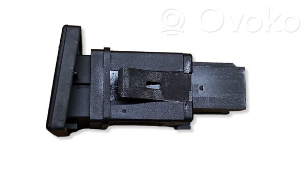 Volkswagen Touareg I Hazard light switch