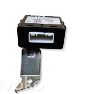rrr-part-12-048553c44639d6d7cd8341e6f476e579-1 Toyota Avensis T250 Light module LCM