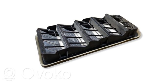 rrr-part-121-705af909d6580b4890ba23e2d65a8f35-1 Volvo XC60 Quarter panel pressure vent