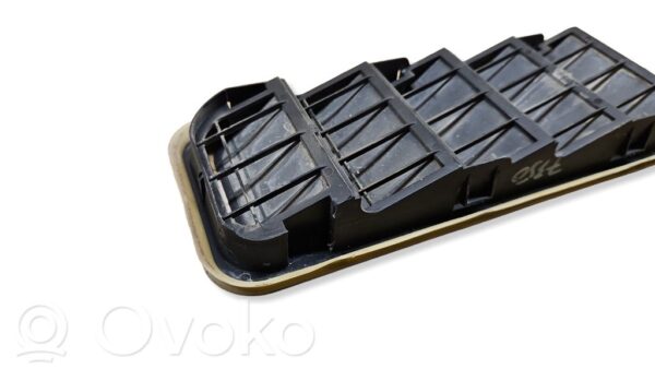 rrr-part-121-e723107134ebeac977b213157e09a979-1 Volvo XC60 Quarter panel pressure vent