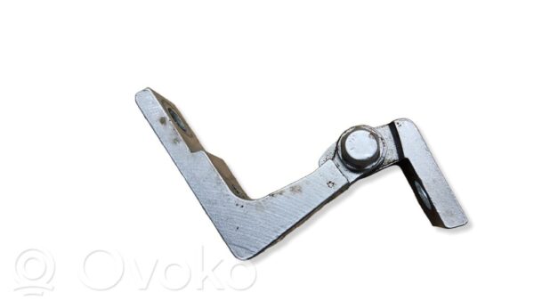 Volkswagen Touareg I Front door upper hinge