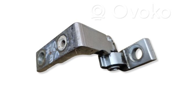 Volkswagen Touareg I Front door upper hinge