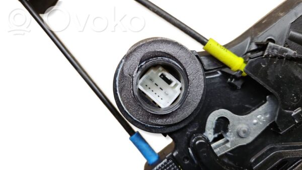 rrr-part-1265-4b7086b64f660e7316f85fe498b3e70a Toyota Avensis T250 Front door lock