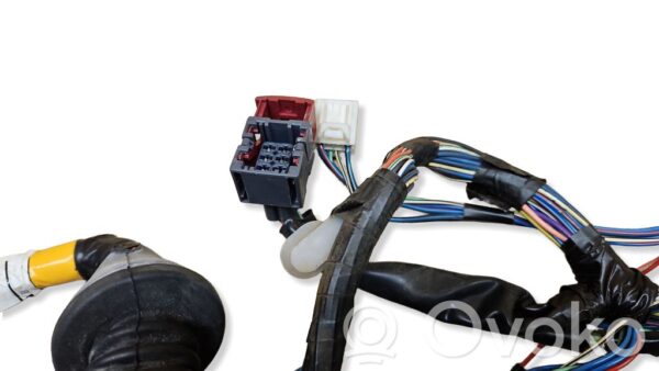 rrr-part-1352-68e0fa028d66e7774916d2d0e18b3c75 Toyota Avensis T250 Front door wiring loom