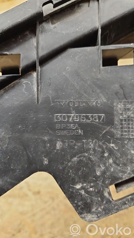 Volvo V70 Front bumper mounting bracket