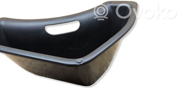 Jeep Grand Cherokee Glove box in trunk