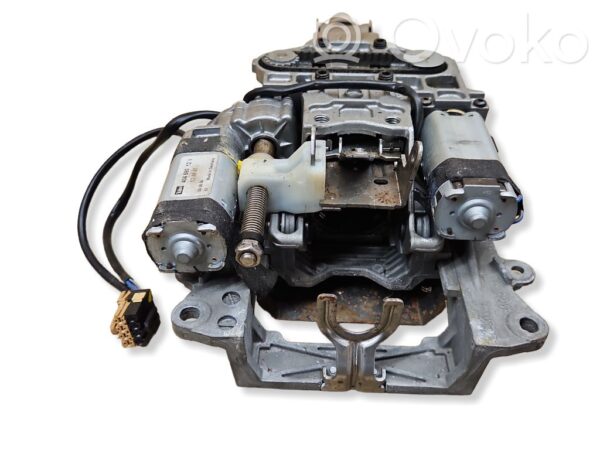 Volkswagen Touareg I Steering wheel axle