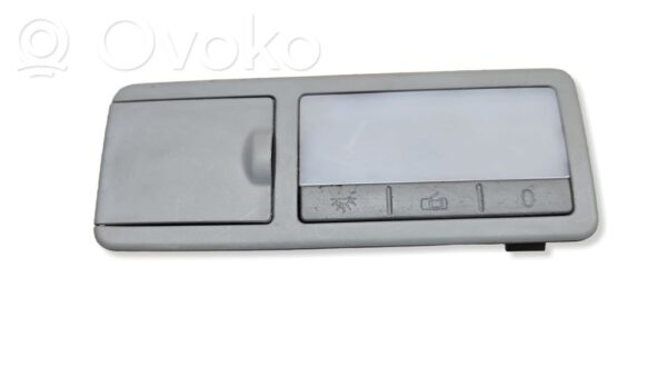 rrr-part-1560-cecfe3f622460d9ea5d24b8206f0d2f7 Volkswagen Touareg I Rear seat light