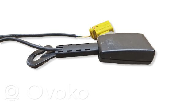 Volkswagen Touareg I Front seatbelt buckle
