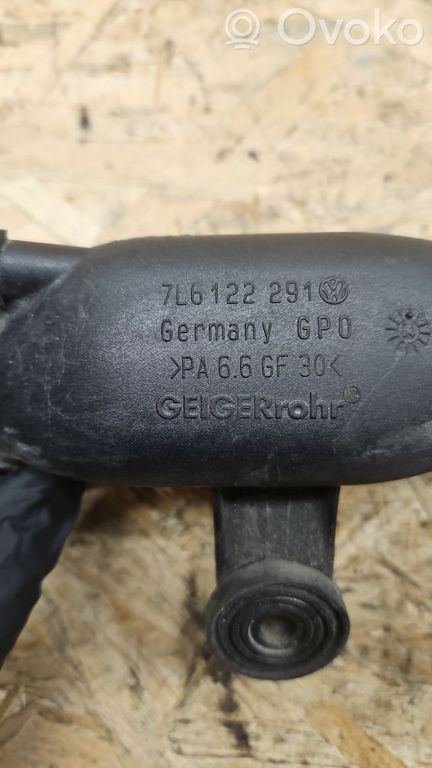 Volkswagen Touareg I Engine coolant pipe/hose