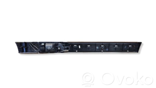 Volkswagen Touareg I Front door interior handle