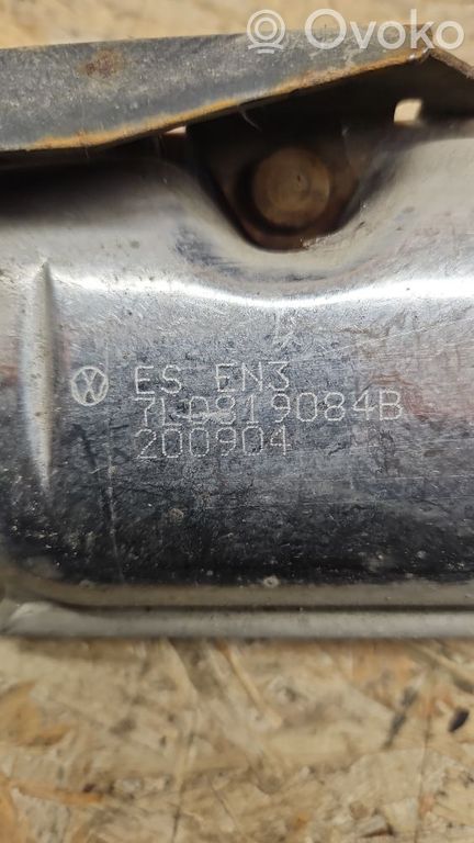 Volkswagen Touareg I Webasto auxiliary heater silencer