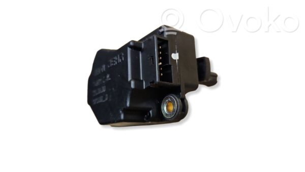rrr-part-165-ec75b4531c743c1e366cbaf8a7f90f64-1 Volvo S60 Air flap motor/actuator