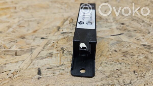 rrr-part-1731-e48e1554342769e3abf6966806571e6d Jeep Grand Cherokee Võtmeta (KESSY) go juhtplokk/moodul