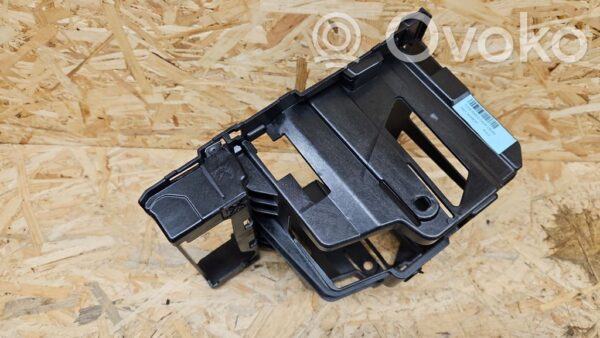 rrr-part-1769-41a9b2f939baa4f65a818ae76815470b Ford Galaxy Navigation GPS unit bracket/holder