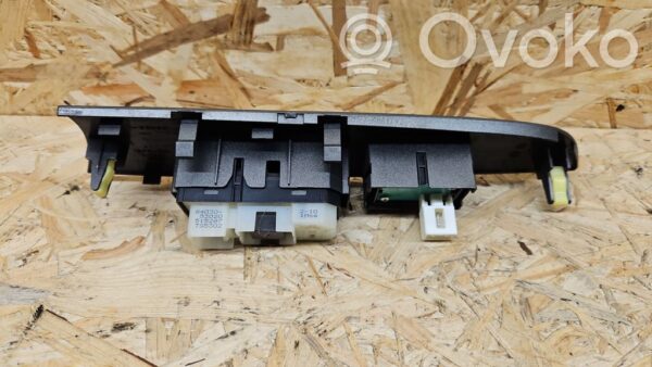 rrr-part-1792-08f43f54cd4e029b29198af5257ce8dd Lexus IS 220D-250-350 Electric window control switch